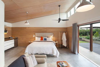 Studio 367 - New Castle Holiday 8