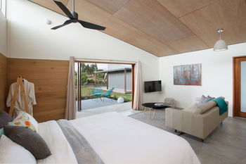 Studio 367 - New Castle Holiday 12