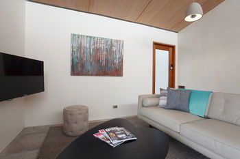 Studio 367 - New Castle Holiday 17