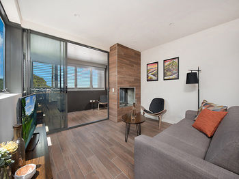 Altitude On Montville - New Castle Holiday 20