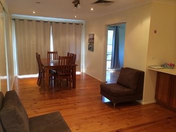 Australian Home Away At East Doncaster - New Castle Holiday 8