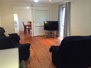Australian Home Away At East Doncaster - New Castle Holiday 13