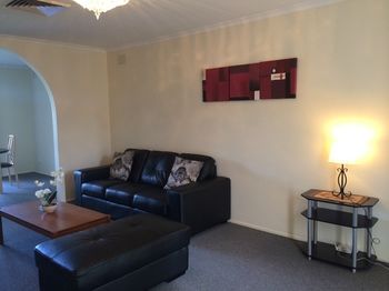 Australian Home Away At East Doncaster - New Castle Holiday 14