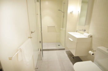 Apartments Melbourne Domain - CBD Lofts - New Castle Holiday 9