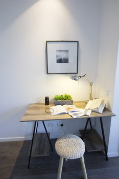 Carlson View Apartments - 315 LaTrobe St - New Castle Holiday 13