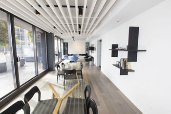 Carlson View Apartments - 315 LaTrobe St - New Castle Holiday 19