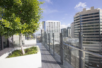 Carlson View Apartments - 315 LaTrobe St - New Castle Holiday 21