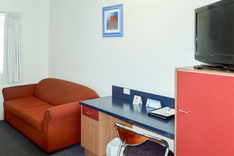 BEST WESTERN Boulevard Lodge - New Castle Holiday 7