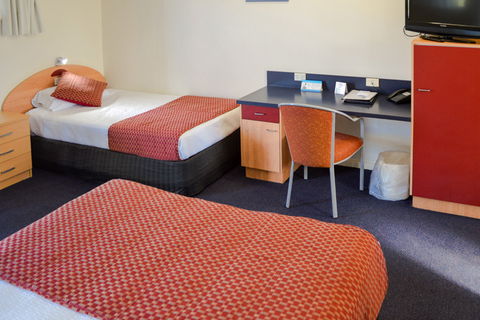 BEST WESTERN Boulevard Lodge - New Castle Holiday 12