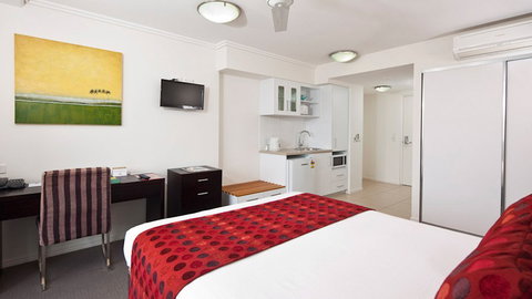 BEST WESTERN PLUS Cairns Central Apartments - New Castle Holiday 1