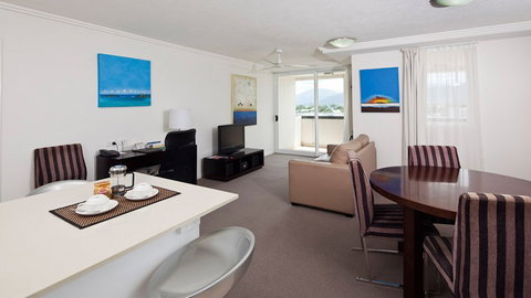 BEST WESTERN PLUS Cairns Central Apartments - New Castle Holiday 2