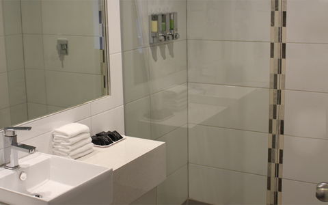 BEST WESTERN Riverside Apartments - New Castle Holiday 3