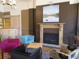 Kermandie Waterfront Hotel - New Castle Holiday 1
