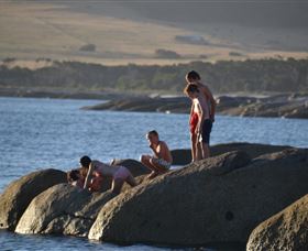 Sawyers Bay Shacks - New Castle Holiday 3
