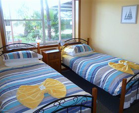 Alice Beside The Sea - New Castle Holiday 2