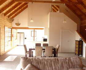 Pinot Cottage On Charles Reuben Estate - New Castle Holiday 2