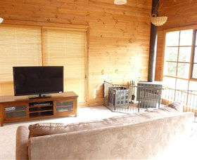 Pinot Cottage On Charles Reuben Estate - New Castle Holiday 4