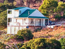Flinders Island TAS New Castle Holiday