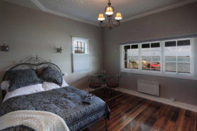 Ark Stanley - The - New Castle Holiday 0