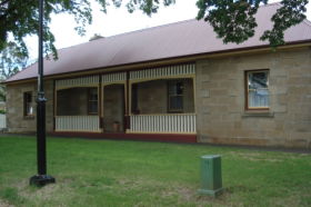 Christopher Hall's Colonial Accommodation - New Castle Holiday 1