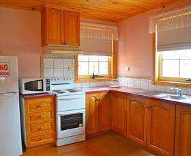 Grand Ole Topiary Cottage - New Castle Holiday 1