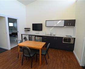 Olde Tudor Hotel - New Castle Holiday 1