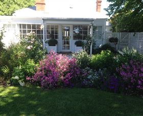 White Dove Cottage Bed And Breakfast - New Castle Holiday 1