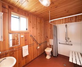 Burnie Holiday Caravan Park - New Castle Holiday 3