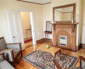 Lambert Cottage Accommodation - New Castle Holiday 3