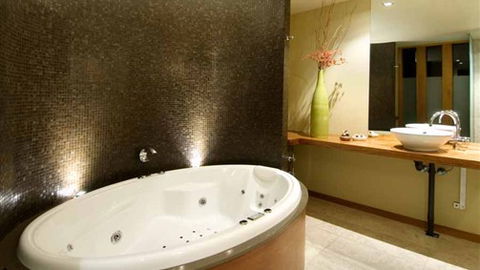 Hepburn Spa Pavilions - Saffron - New Castle Holiday 0