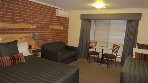 AAT 28 Goldsmith Hotel - New Castle Holiday 2