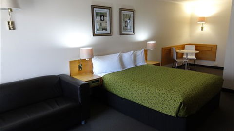 Hermitage Motor Inn - New Castle Holiday 1