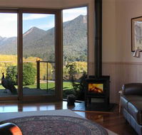 Cathedral Valley Farm - New Castle Holiday
