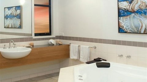 Aireys Inlet Getaway Resort - New Castle Holiday 6