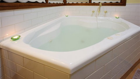 Glenview Retreat Luxury Accommodation - New Castle Holiday 4