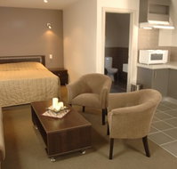 Seymours on Lydiard - New Castle Holiday