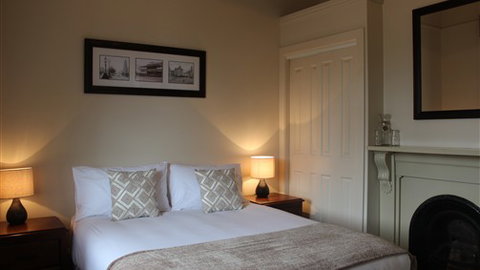 Seymours On Lydiard - New Castle Holiday 4