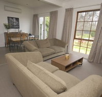 Bowden Cottage - New Castle Holiday