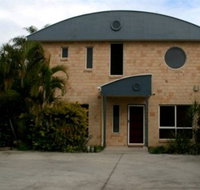 Beach House Redcliffe - New Castle Holiday