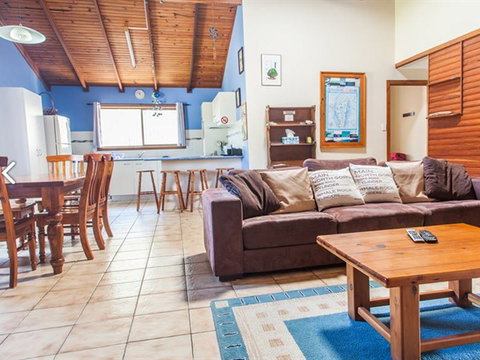 Grass Trees - New Castle Holiday 0