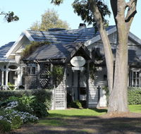 Holmwood Guest House - New Castle Holiday