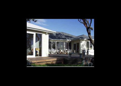 HolidayMakers - New Castle Holiday 0