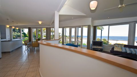 HolidayMakers - New Castle Holiday 4