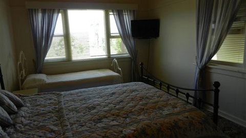 Willy's Holiday House - New Castle Holiday 1