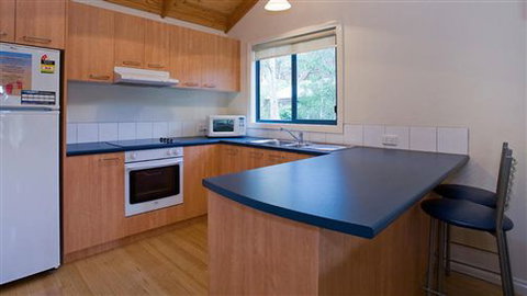Surf Coast Cabins In Aireys Inlet - New Castle Holiday 1