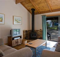 Surf Coast Cabins in Aireys Inlet - New Castle Holiday
