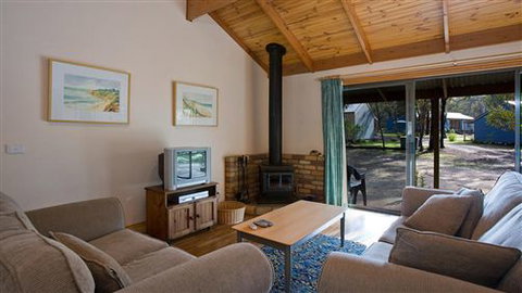 Surf Coast Cabins In Aireys Inlet - New Castle Holiday 0