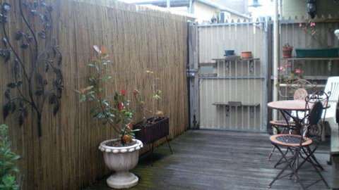 Banks At Queenscliff - New Castle Holiday 4