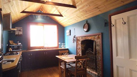 Goldfields Cottage - New Castle Holiday 4