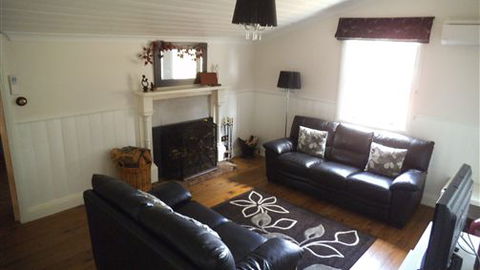 Goldfields Cottage - New Castle Holiday 7
